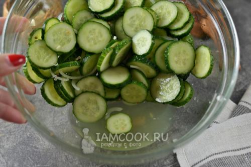 Быстрый и простой рецепт маринованных огурцов без закрутки 15 Быстрый и простой рецепт маринованных огурцов без закрутки 15