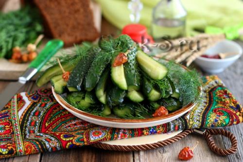 Быстрый и простой рецепт маринованных огурцов без закрутки 09 Быстрый и простой рецепт маринованных огурцов без закрутки 09