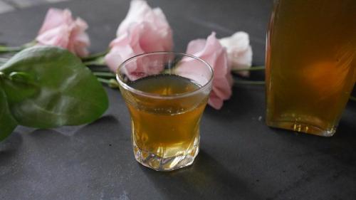 Можно ли принимать его в виде чая или настойки. Домашние чайные настойки на водке (самогоне): 3 лучших рецепта