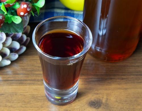 Можно ли принимать его в виде чая или настойки. Домашние чайные настойки на водке (самогоне): 3 лучших рецепта