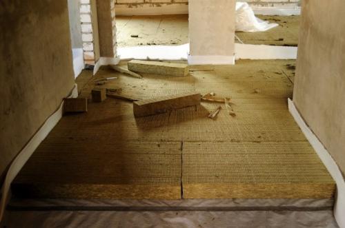 Как утеплить пол в квартире не разбирая его. Как утеплить пол в квартире: выбираем метод