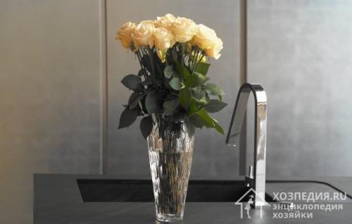 Как сохранить розы в вазе. Чистая вода