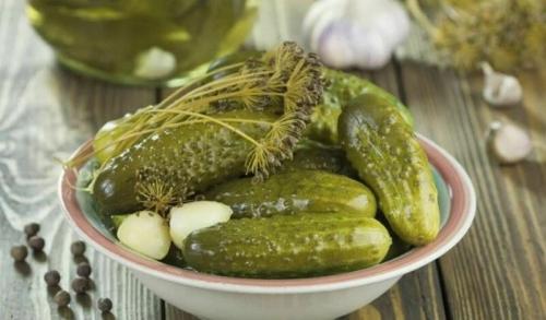 Огурцы соленые на зиму холодным способом. Солёные огурцы на зиму в банках холодным способом — 5 рецептов хрустящих огурцов