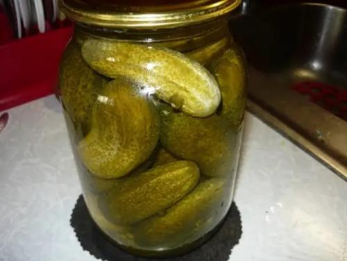 Огурцы соленые на зиму холодным способом. Солёные огурцы на зиму в банках холодным способом — 5 рецептов хрустящих огурцов