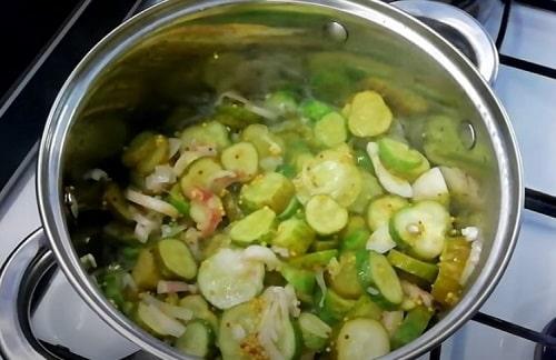 Салат из огурцов на зиму Пальчики оближешь с горчицей. Салат из огурцов с горчицей на зиму — самые вкусные рецепты