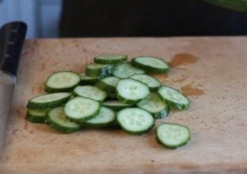 Маринованные огурцы рецепт быстрого приготовления. Быстрые маринованные огурцы – ТОП рецептов быстрого приготовления