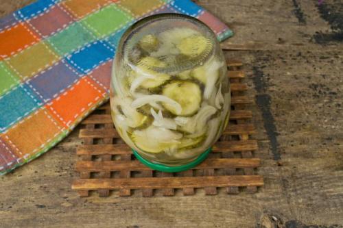 Рецепт маринования огурцов Пальчики оближешь. Салат из огурцов «Пальчики оближешь» на зиму