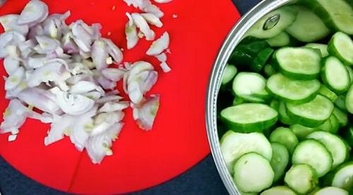 Салат из огурцов на зиму Пальчики оближешь с горчицей. Салат из огурцов с горчицей на зиму — самые вкусные рецепты