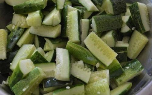 Огурцы резанные на зиму 01