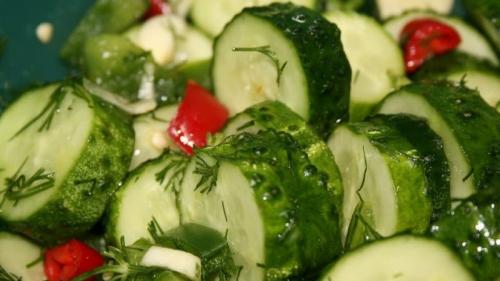 Как солить мелкие огурцы. Рецепты засолки корнишонов на зиму