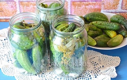 Сладкие и хрустящие маринованные огурцы на литровую банку: простой рецепт 03 Сладкие и хрустящие маринованные огурцы на литровую банку: простой рецепт 03
