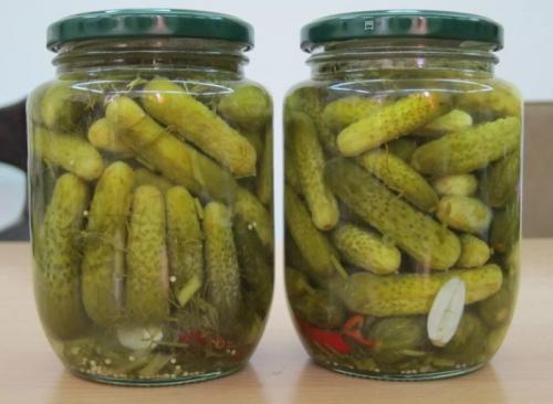 Какие специи обычно добавляются в огурцы корнишоны от Жанны. Приготовление компонентов и банок
