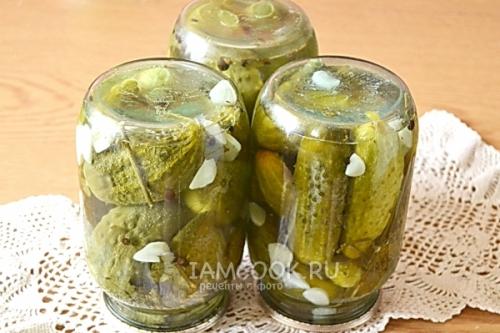 Сладкие и хрустящие маринованные огурцы на литровую банку: простой рецепт 07 Сладкие и хрустящие маринованные огурцы на литровую банку: простой рецепт 07
