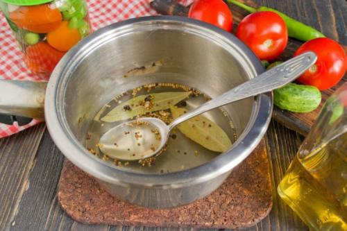 Как сделать рассол для огурцов. 15 быстрых рецептов рассола для огурцов на зиму