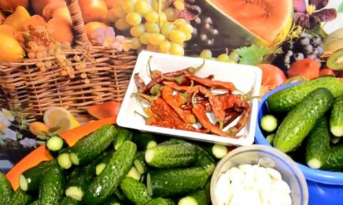 Квашеные огурцы кусочками. Квашенные огурцы в банках на зиму под железную крышку