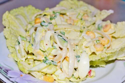 Какие варианты салатов можно приготовить с огурцами кубиками. 15 шикарных салатов с кукурузой и огурцом