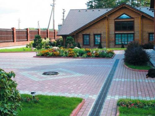 Дренаж участка без труб. Какая вода мешает жить застройщику и загородному домовладельцу