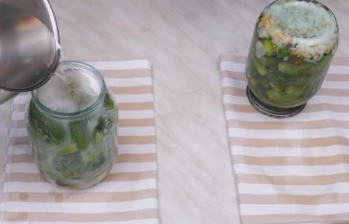 Простые рецепты корнишонов на зиму: как приготовить вкусные маринованные огурчики 06 Простые рецепты корнишонов на зиму: как приготовить вкусные маринованные огурчики 06