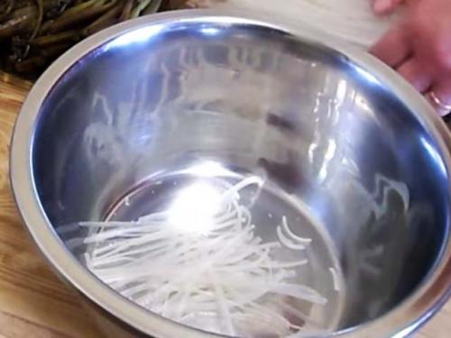 Как готовить замороженный папоротник. Папоротник орляк — рецепты приготовления и полезные свойства