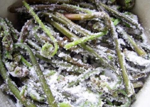 Как приготовить свежий папоротник-орляк в домашних условиях. Рецепт приготовления соленого папоротника 01