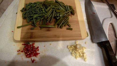 Сколько вымачивать свежий папоротник. Кулинарный пост: как я готовил папоротник-орляк