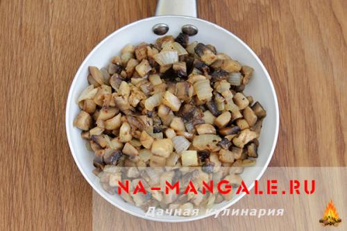 Салат из пекинской капусты с грибами и кукурузой. Ингредиенты: