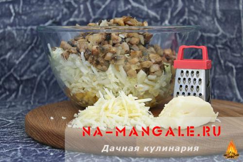 Салат из пекинской капусты с грибами и кукурузой. Ингредиенты: