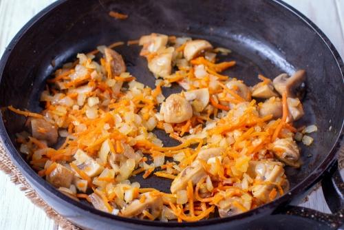 Рецепт тушеная пекинская капуста с шампиньонами. 