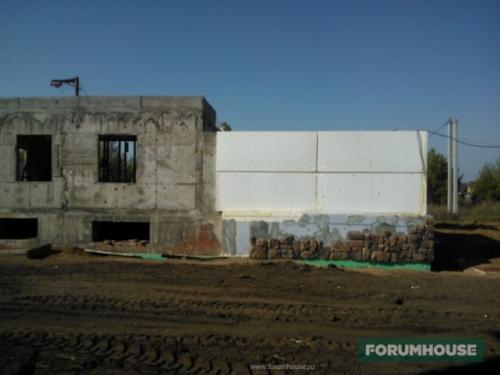 Облицовка натуральным камнем дома.  Как приклеить камень на бетонные стены