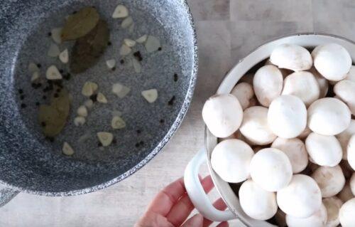 Маринованные шампиньоны на зиму, как в магазине. Маринованные шампиньоны в домашних условиях. Быстро к столу и на зиму. 9 простых рецептов