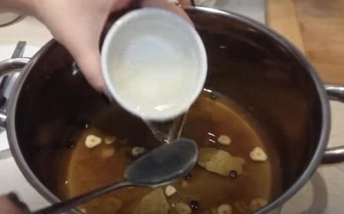 Маринованные шампиньоны на 1 литр воды. Маринованные шампиньоны в домашних условиях — рецепты быстрого приготовления