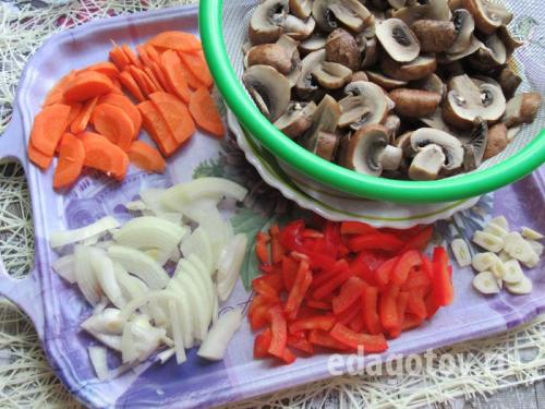 Маринованные шампиньоны на зиму с луком и морковью. Шампиньоны маринованные с болгарским перцем, морковью и луком (вкусно и быстро)