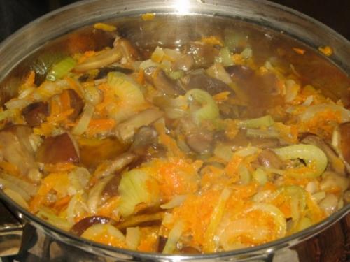 Салат с грибами и болгарским перцем на зиму. Салат с грибами на зиму