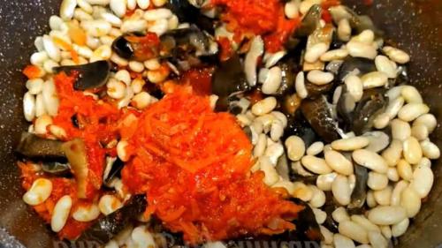 Салат с шампиньонами на зиму. Салат с грибами на зиму — простые рецепты в банках