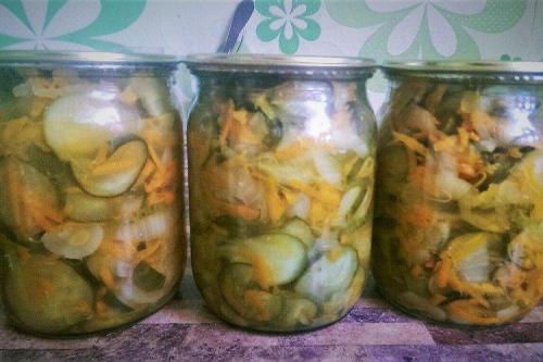 Салат из огурцов и грибов на зиму. 20 простых салатов из огурцов на зиму