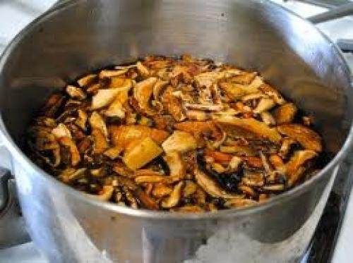 Отварные грибы на зиму в банках. Грибы солено-отварные