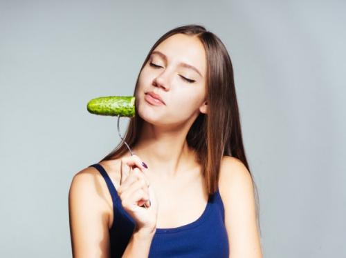 Горькие огурцы вредны. Почему нельзя выбрасывать горькие огурцы