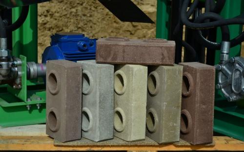 Гидравлический станок для лего кирпича. Станок для производства Лего кирпича