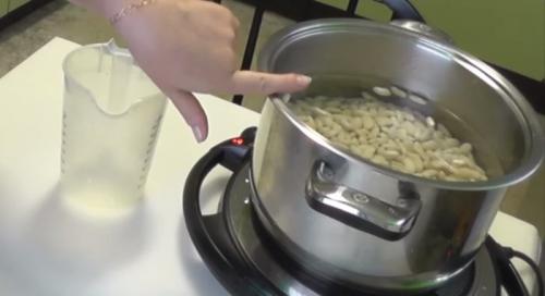 Как консервировать фасоль в томате. Фасоль в томате на зиму, как в магазине – 7 рецептов консервированной фасоли в домашних условиях