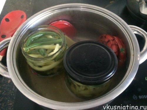 Стручковая фасоль на зиму в банках. Маринованная стручковая фасоль с морковью в банках на зиму