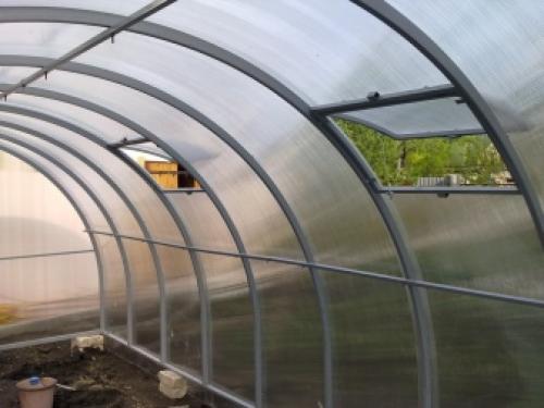 Поликарбонат 4 мм на теплицу можно ли использовать. №2. Выбираем толщину сотового поликарбоната 10