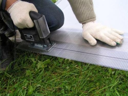 Поликарбонат 4 мм на теплицу можно ли использовать. №2. Выбираем толщину сотового поликарбоната 05