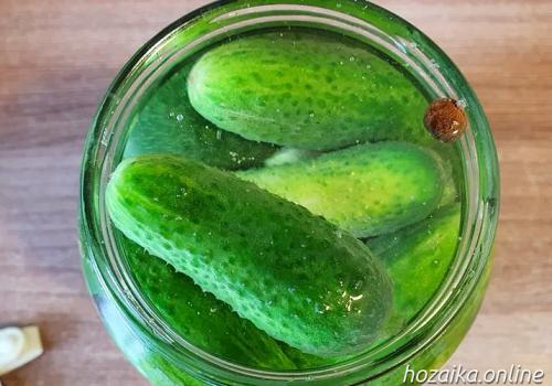 Закатка огурцов на 1 литровую банку на зиму. Хрустящие маринованные огурцы в банках 1 литр