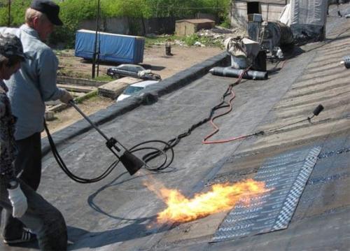 Плоская кровля в частном доме. Насколько сложна эксплуатация плоской кровли 05