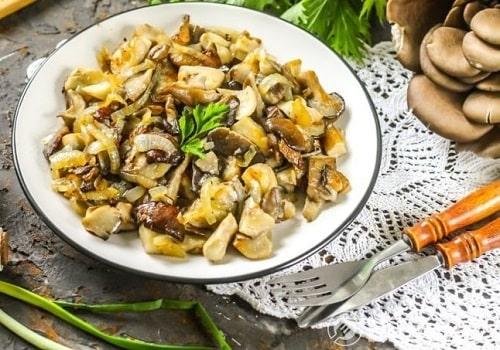 Как приготовить грибы вешенки вкусно на сковороде. Вешенки с луком, жареные на сковороде — 6 вкусных рецептов
