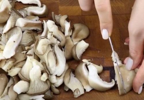 Сколько варить вешенки в супе. Грибной суп с вешенками — самые вкусные рецепты