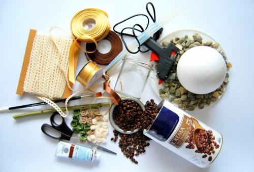 Кофейный топиарий значение. Кофейный топиарий своими руками: мастер-класс изготовления красивых поделок из кофейных зерен для начинающих