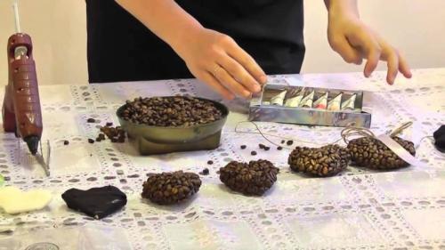 Цветы из кофейных зерен своими руками. Топиарий из кофейных зерен: современные техники изготовления и мастер-класс для новичков (110 фото)