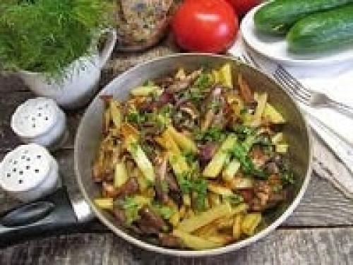 Сколько жарить вешенки с картошкой. Жареная картошка с вешенками на сковороде – рецепты с луком, сметаной, мясом