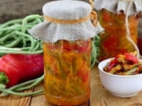 Стручковая фасоль на зиму с овощами. Салаты из стручковой (спаржевой) фасоли на зиму — простые и вкусные рецепты